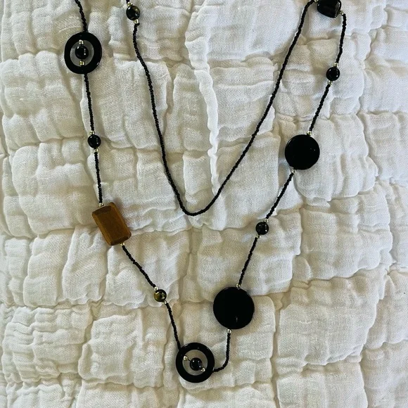 Elegant Black Beaded Necklace - Picture 3 of 3